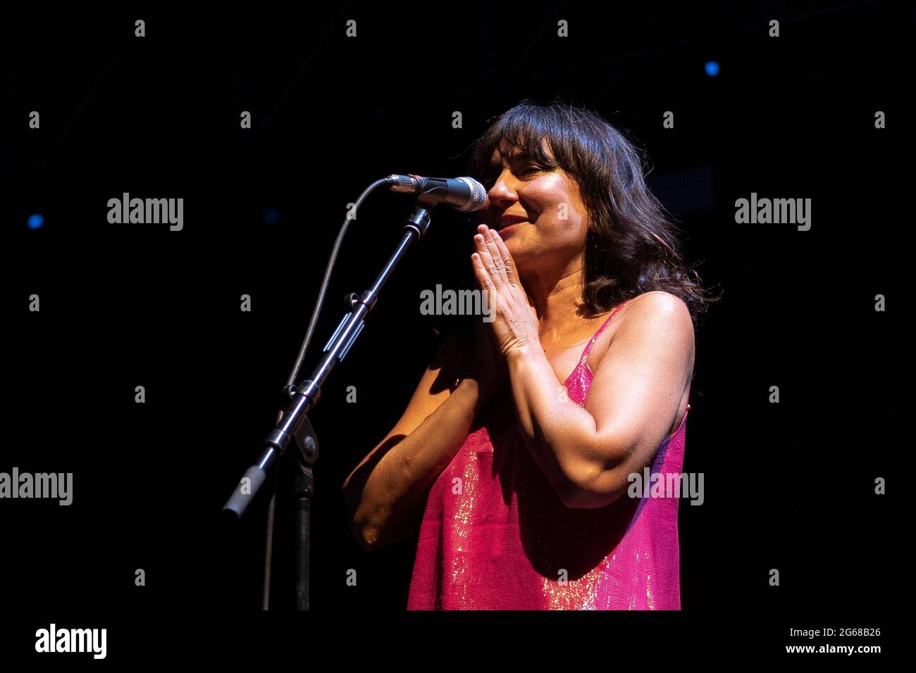 Madrid, Spain. 03rd July, 2021. Singer Eva Amaral of the group The musical Amara performs at the Noches del Botanico in Madrid. Credit: SOPA Images Limited/Alamy Live News Stock Photo