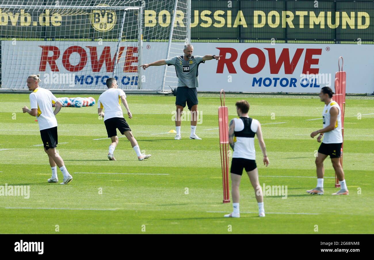 Soccer Football - Borussia Dortmund Training - Dortmund, Germany - July 4, 2021 Borussia Dortmund coach Marco Rose during training REUTERS/Leon Kuegeler Stock Photo