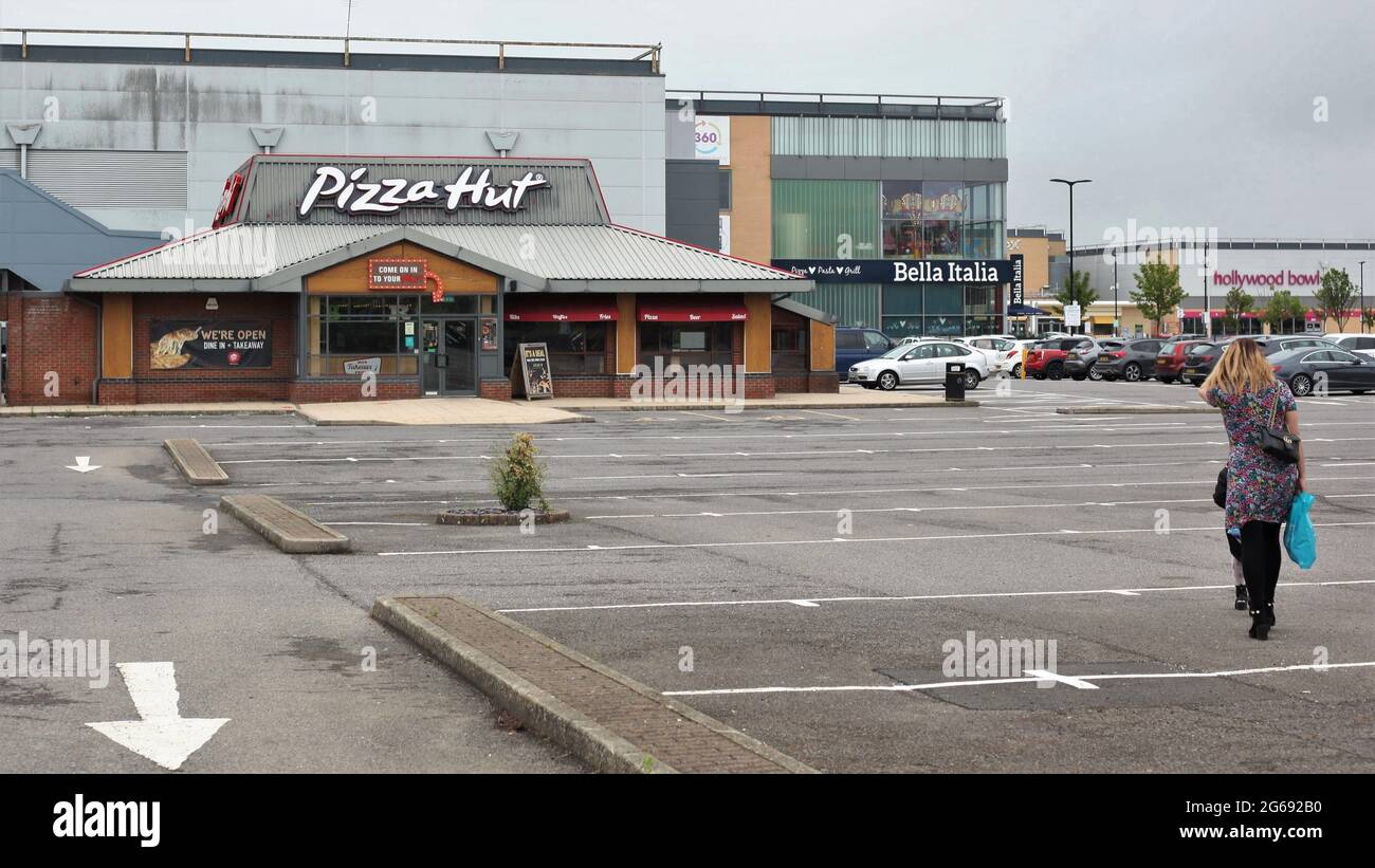 View from car park to  Pizza Hut and various Leisure Sector buildings at Basildon's Festival Leisure Park, Essex, Britain Stock Photo