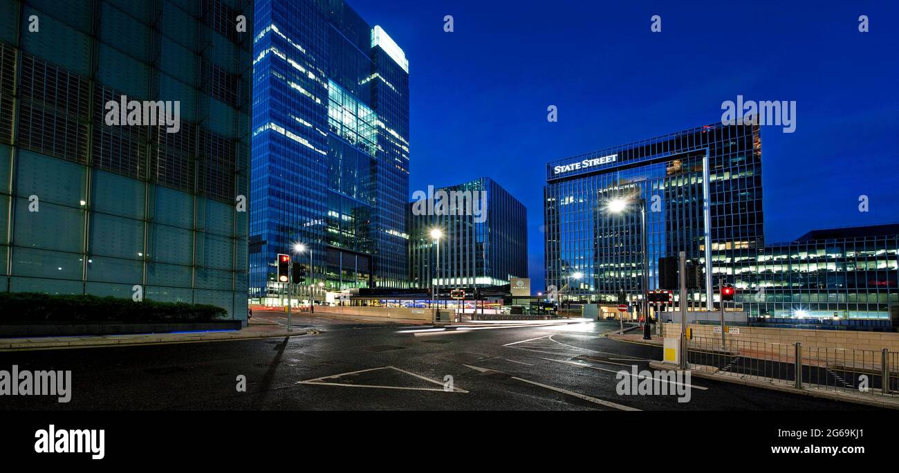 Canary Wharf at night -London Stock Photo - Alamy