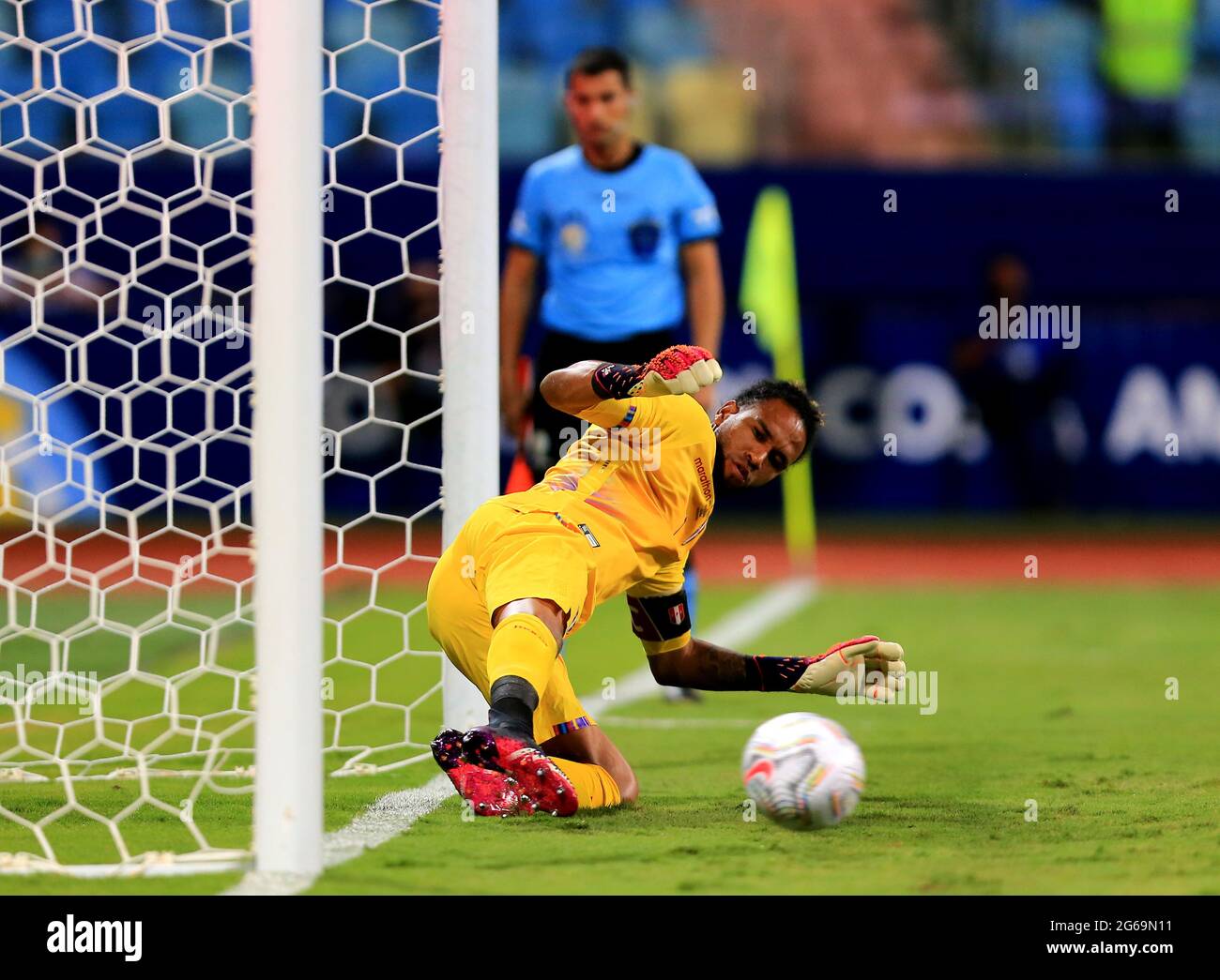 GOIANIA, BRAZIL - JULY 02: Pedro Gallese of Peru on Shootout ,during the Quarterfinal match between Peru and Paraguay as part of Conmebol Copa America Brazil 2021 at Estadio Olimpico on July 2, 2021 in Goiania, Brazil. (MB Media) Stock Photo