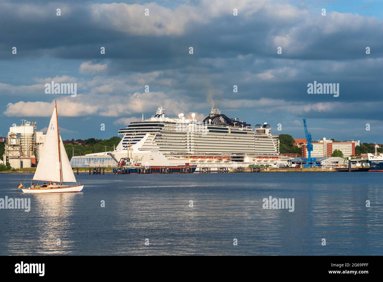 Luxus Schiff High Resolution Stock Photography and Images - Alamy