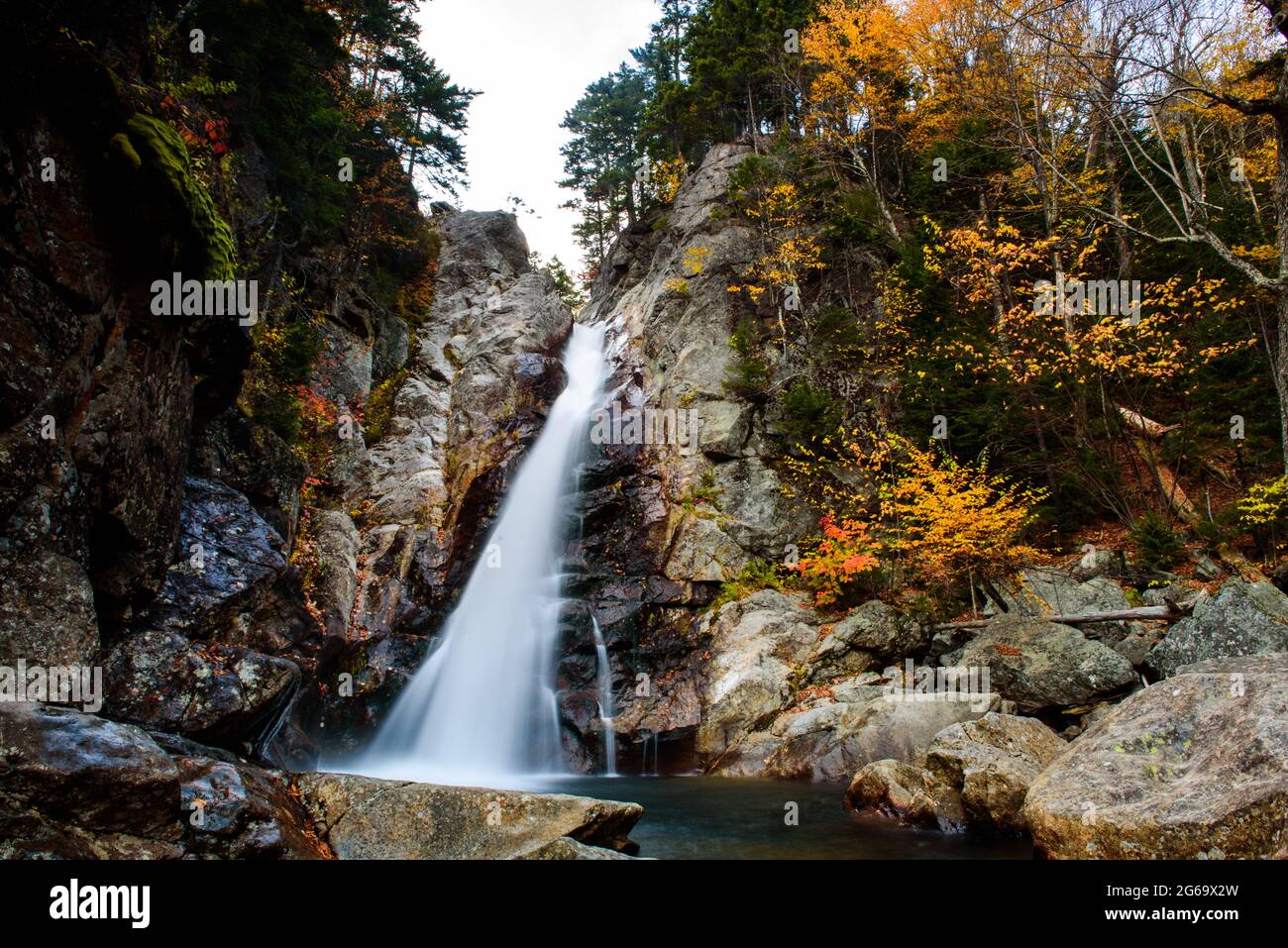 New england mountains in fall hi-res stock photography and images - Alamy