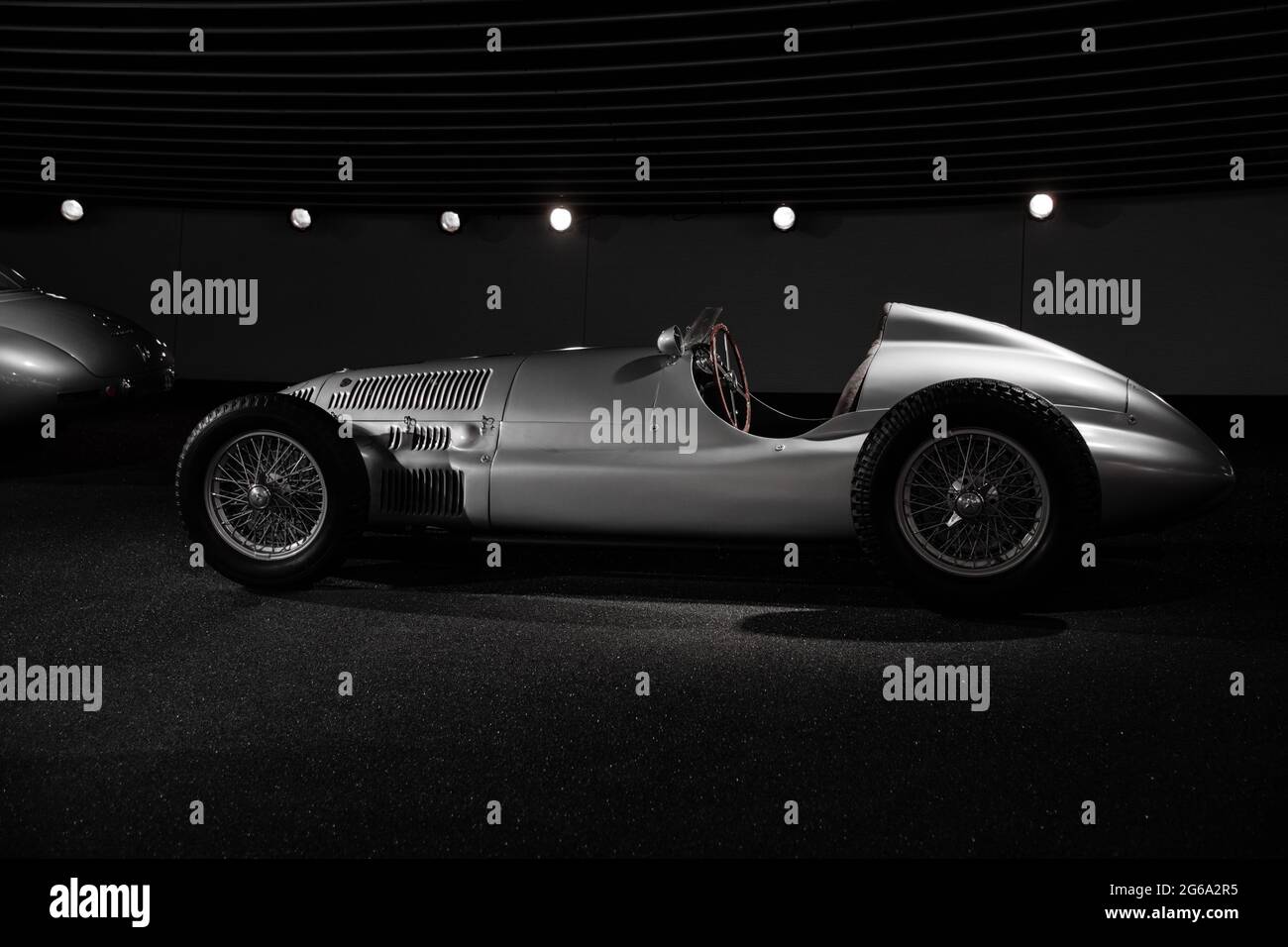 1950s Racing Arrow Silver Arrows, racing cars from Mercedes before the war till the ...