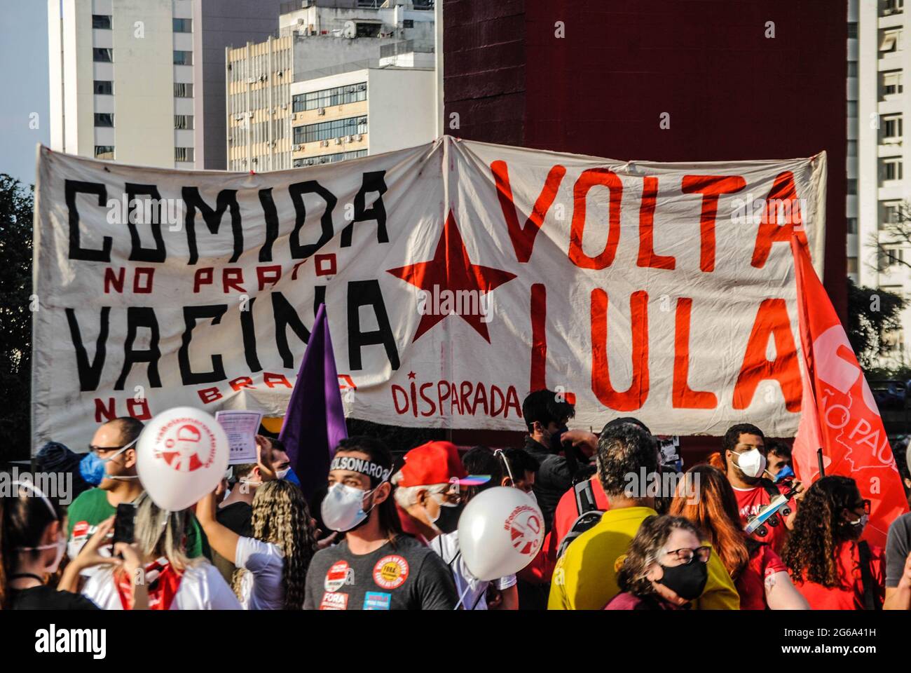 https://c8.alamy.com/comp/2G6A41H/july-3-2021-sao-paulo-sao-paulo-brasil-int-protest-against-bolsonaro-in-sao-paulo-july-3-2021-sao-paulo-brazil-protesters-linked-to-unions-and-left-wing-parties-and-with-the-presence-of-fernando-haddad-presidential-candidate-for-the-pt-in-the-2018-elections-and-gleisi-hoffmann-federal-deputy-and-president-of-the-workers-party-pt-protest-against-brazilian-president-jair-bolsonaro-on-the-streets-of-avenida-paulista-on-saturday-3-in-addition-to-protesting-against-the-federal-government-with-posters-and-banners-the-protesters-asked-for-more-agility-in-the-vaccination-agains-2G6A41H.jpg