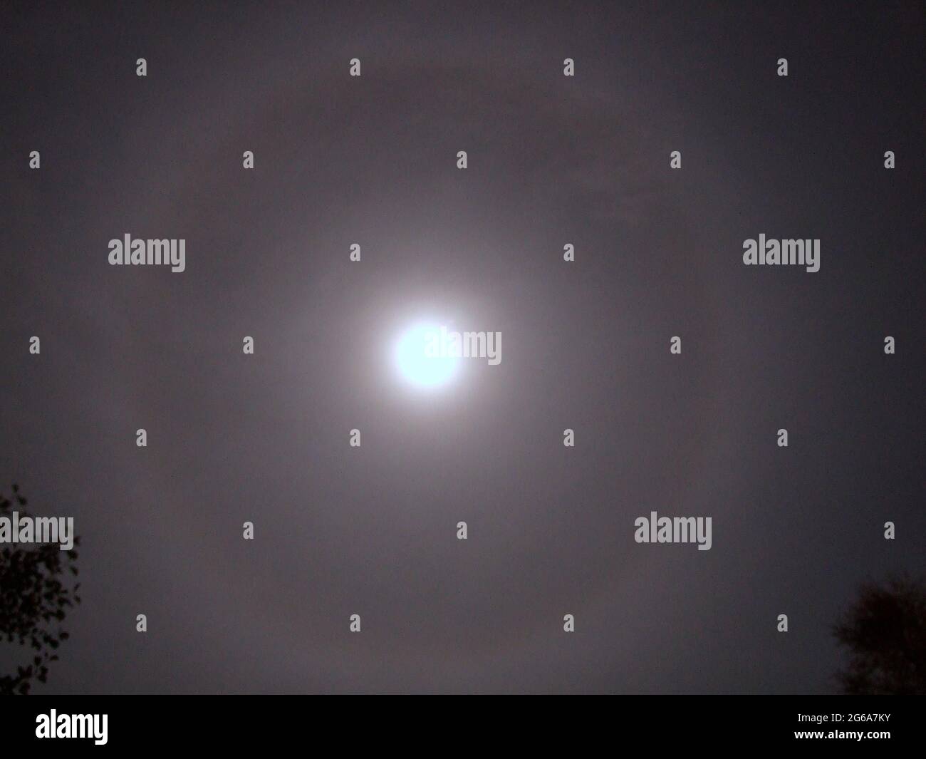 Moon halo hi-res stock photography and images - Alamy