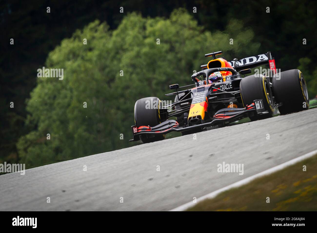 Red bull racing logo hi-res stock photography and images - Alamy