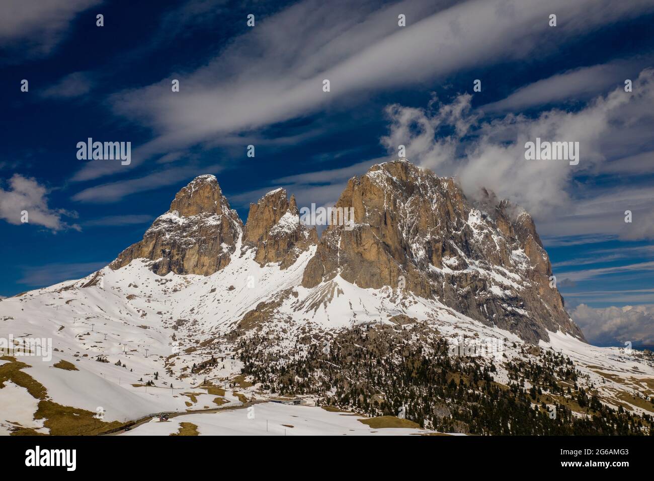 View of Gruppo del Sasso Lungo South Tyrol, the Dolomites, Sellapass ...