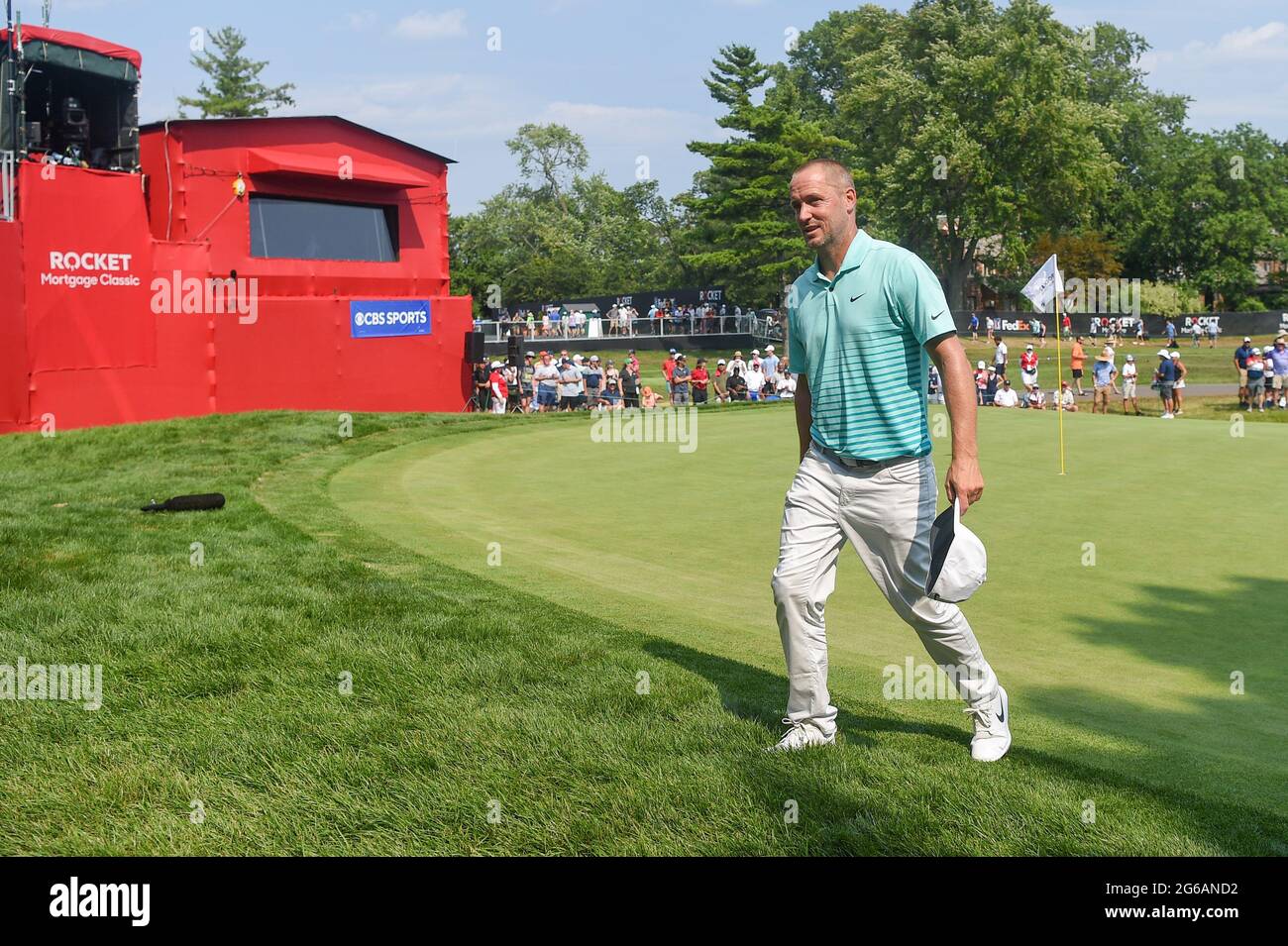 Detroit, MI, USA. 4th July, 2021. Alex Noren (SWE) departs the green on 18  during the Rocket Mortgage Classic Rd4 at Detroit Golf Club on July 4 as he  takes the clubhouse