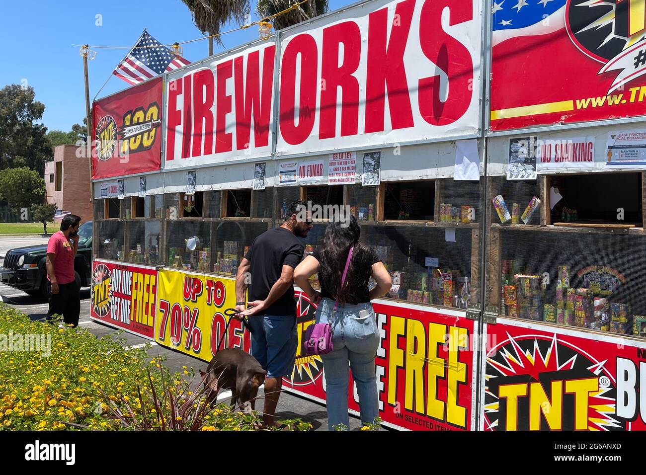 People shot at a TNT fireworks stand, Sunday, July 4, 2021, in Monterey  Park, Calif Stock Photo - Alamy