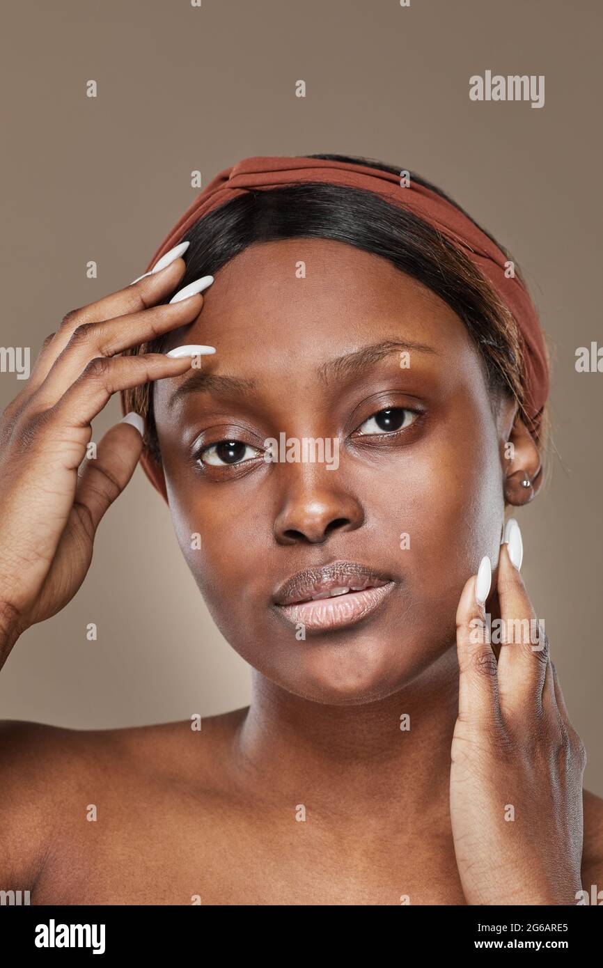 African woman beauty towel hi-res stock photography and images - Alamy