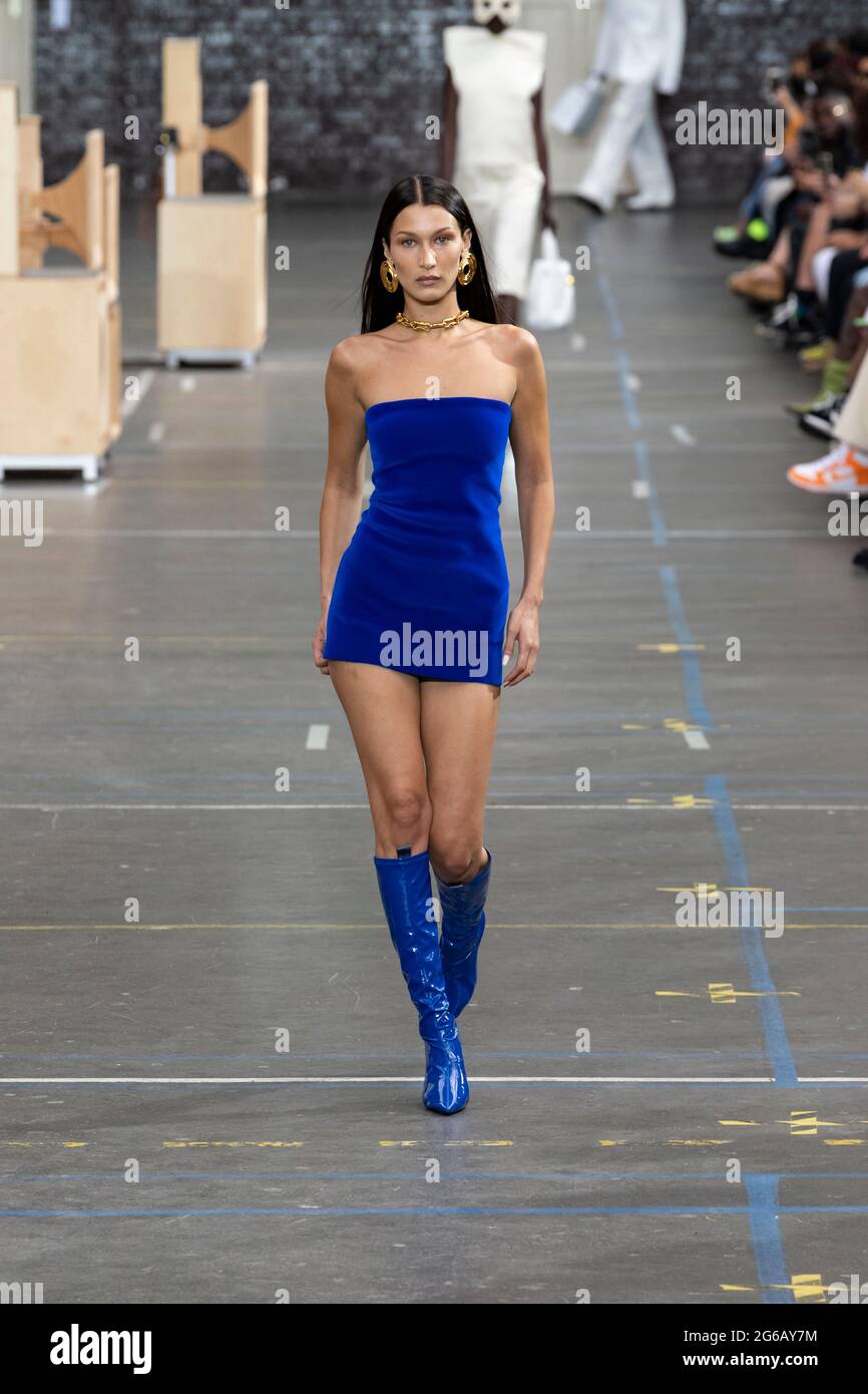 PARIS, FRANCE - SEPTEMBER 27: Fashion designer Virgil Abloh and models walk  the runway during the Off White show as part of Paris Fashion Week Stock  Photo - Alamy
