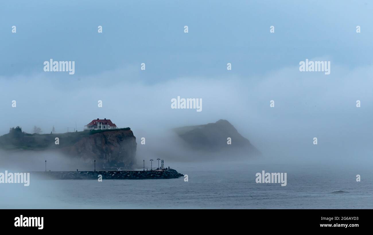 brouillard, fog, rocher percé, pierced rock Stock Photo