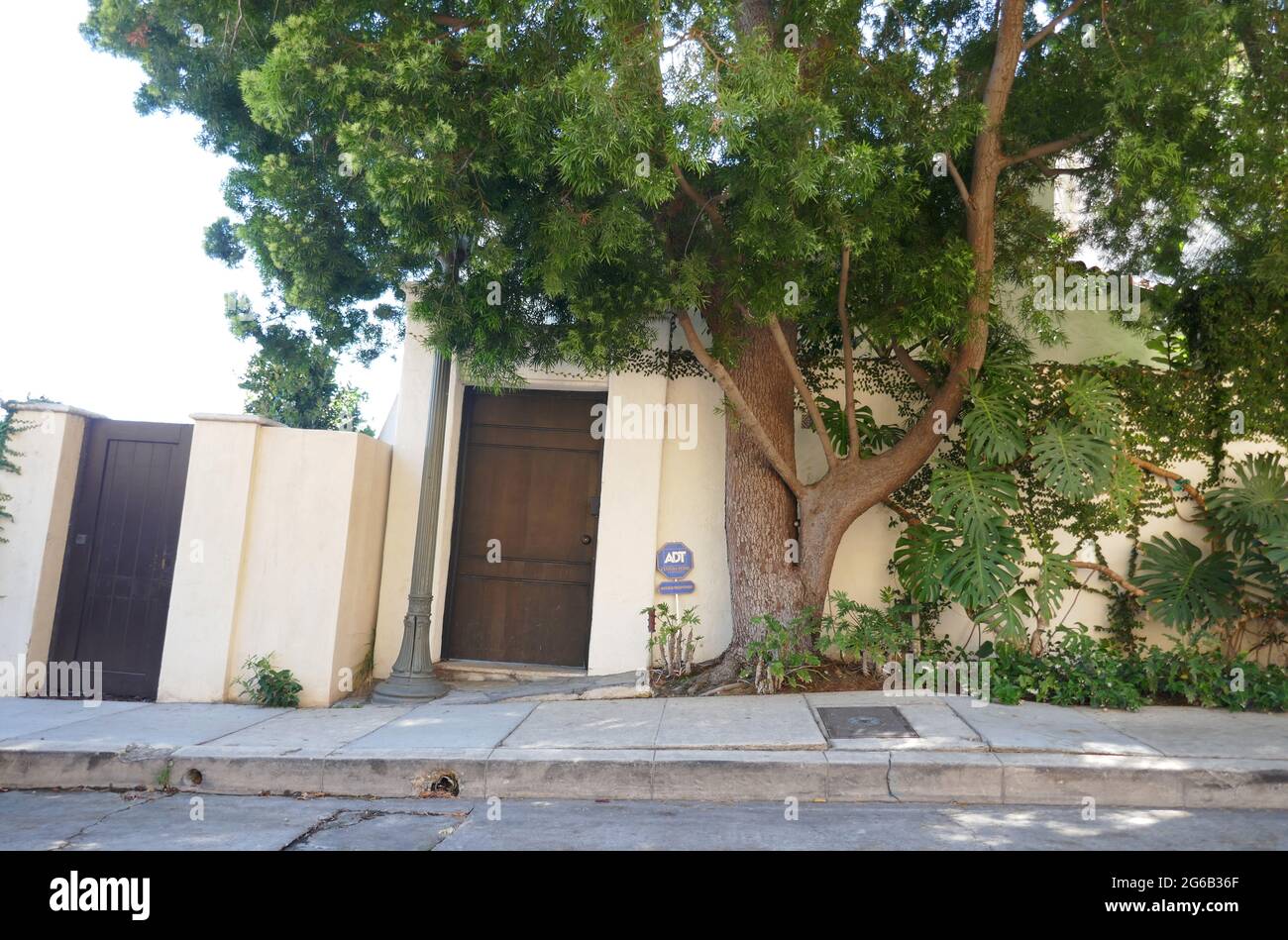 Los Angeles, California, USA 4th July 2021 A general view of atmosphere of actress/director Ida Lupino's Former home/house in Hollywood Hills on July 4, 2021 in Los Angeles, California, USA. Photo by Barry King/Alamy Stock Photo Stock Photo