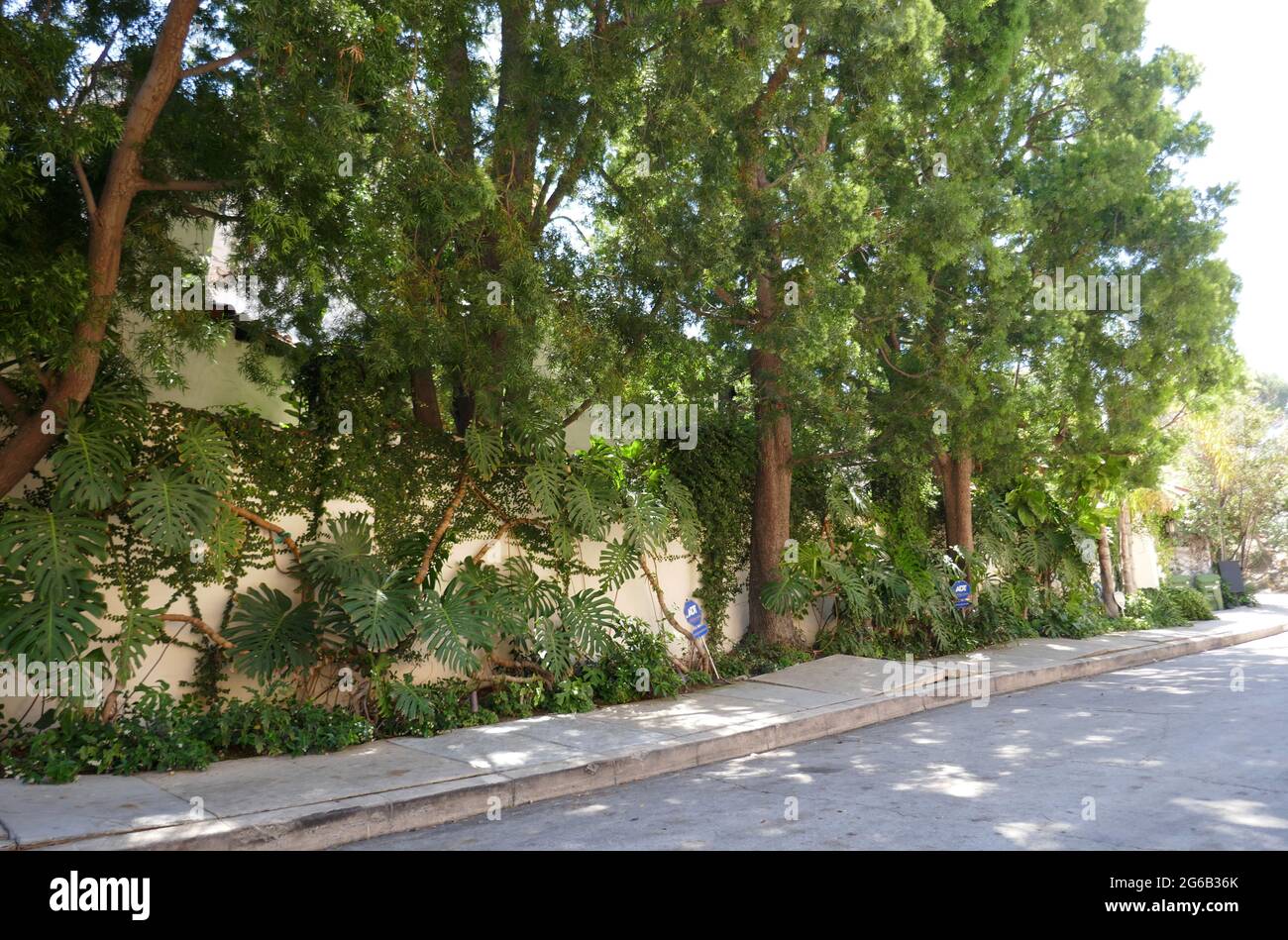 Los Angeles, California, USA 4th July 2021 A general view of atmosphere of actress/director Ida Lupino's Former home/house in Hollywood Hills on July 4, 2021 in Los Angeles, California, USA. Photo by Barry King/Alamy Stock Photo Stock Photo