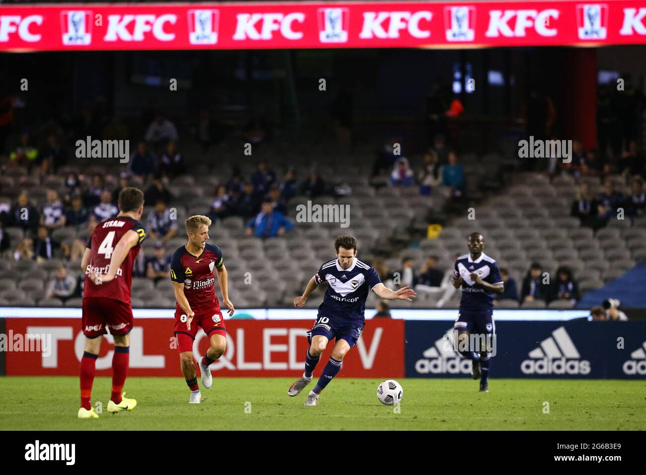 MELBOURNE, AUSTRALIA - MARCH 13: Matt Acton of Melbourne Victory controls the ball during the Hyundai A-League soccer match between Melbourne Victory and Adelaide United on March 13, 2021 at Marvel Stadium in Melbourne, Australia. (Photo by Dave Hewison) Stock Photo
