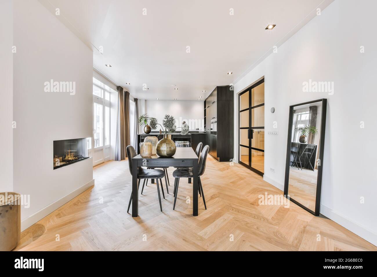 Luxury and beautiful dining room interior design Stock Photo - Alamy