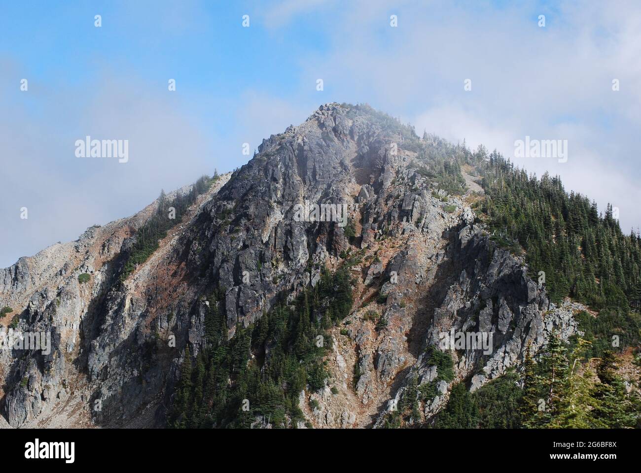 Scenery of the Cascade Mountains Stock Photo - Alamy