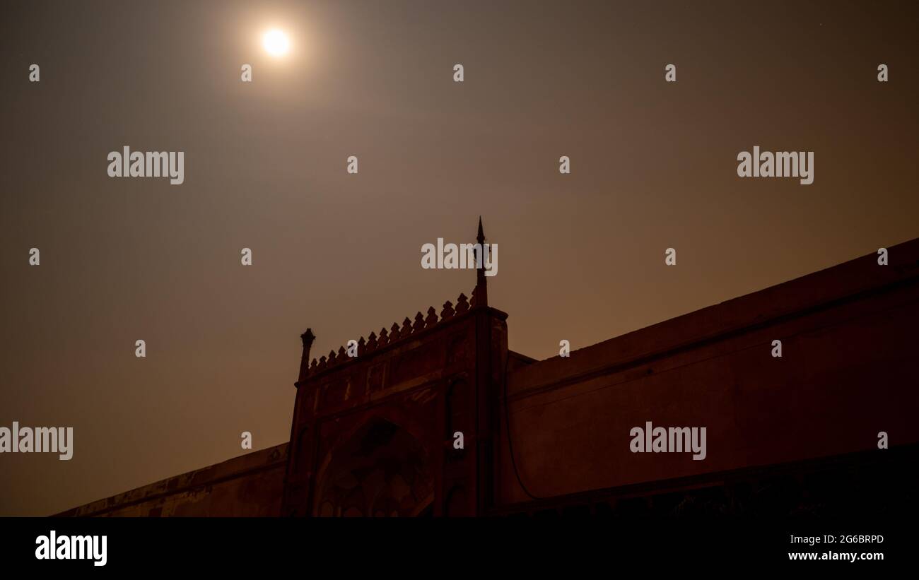 Agra fort historical architecture hi-res stock photography and images ...