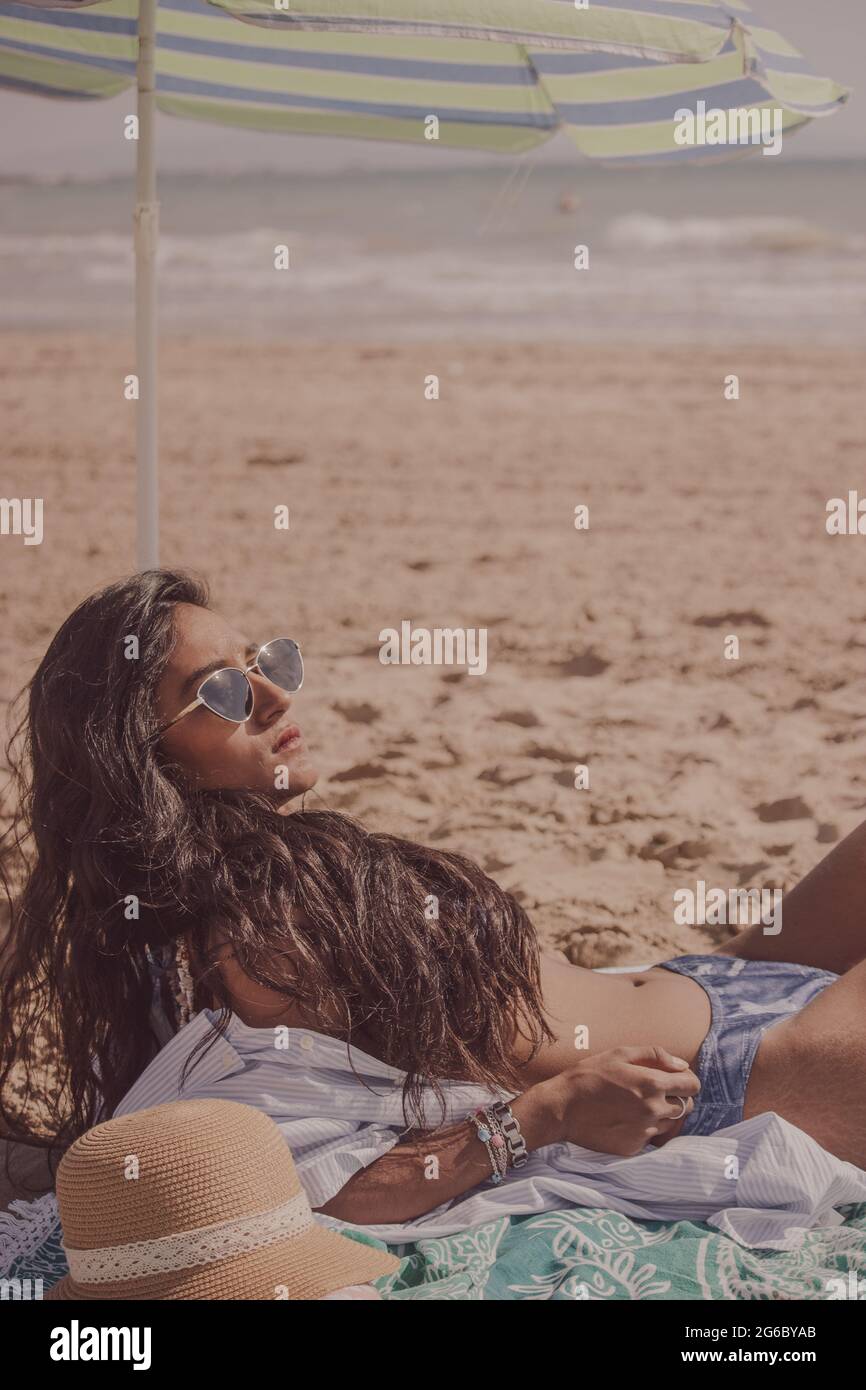 Indian girl sitting alone on hi-res stock photography and images - Alamy