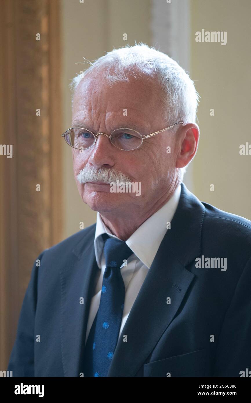 Duesseldorf, Deutschland. 28th June, 2021. Prof. Dr. Ernst-Andreas ZIEGLER, grass roots diplomat, Prime Minister Armin Laschet honors citizens of North Rhine-Westphalia for their extraordinary commitment to society with the Order of Merit of the State, award of the Order of Merit of the State of North Rhine-Westphalia in Duesseldorf on June 28th. 2021 ÃÂ Credit: dpa/Alamy Live News Stock Photo