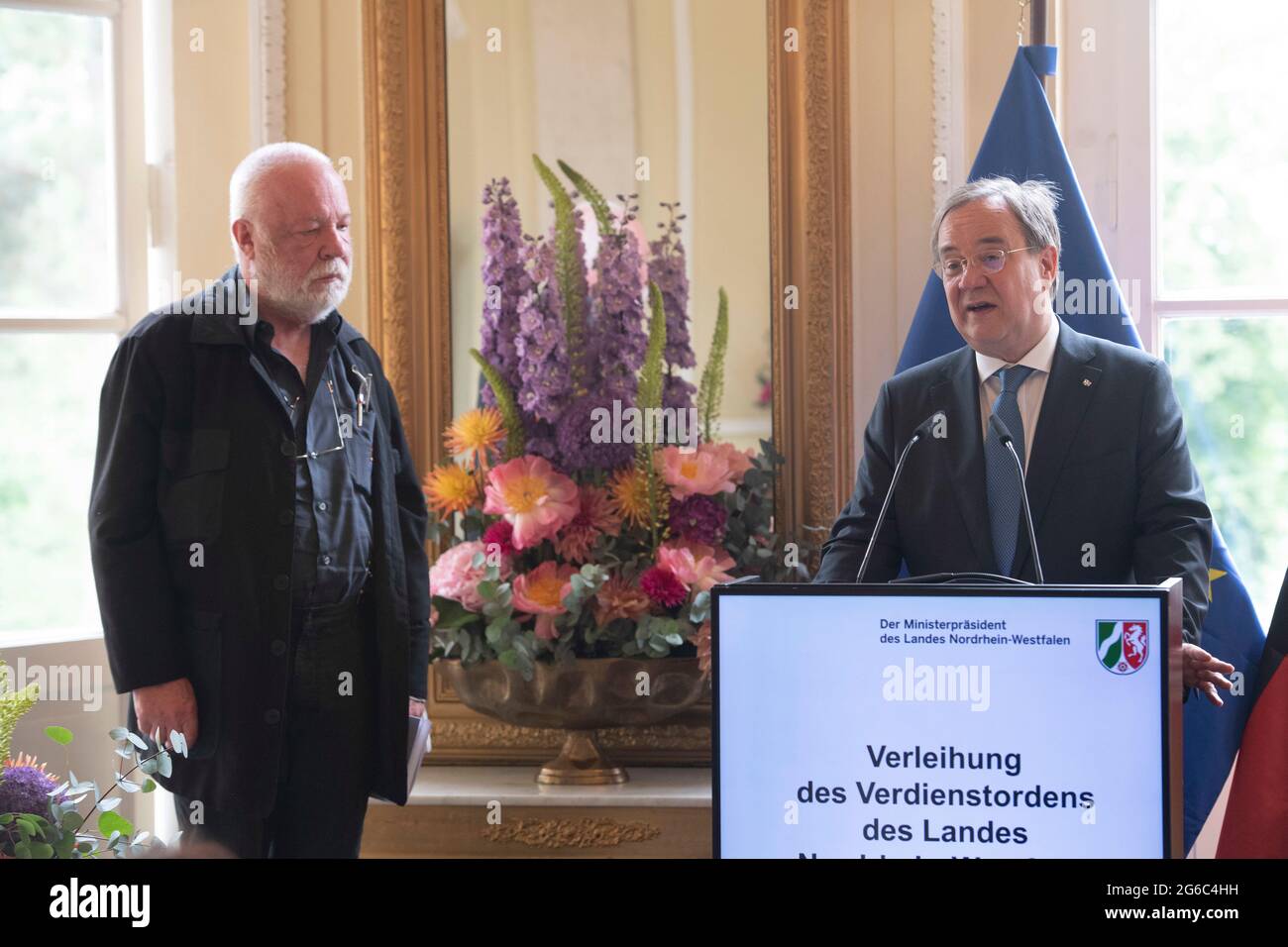 Duesseldorf, Deutschland. 28th June, 2021. Prime Minister Armin LASCHET honors the artist Otmar ALT, Prime Minister Armin Laschet honors citizens of North Rhine-Westphalia for their exceptional commitment to society with the Order of Merit of the State, award of the Order of Merit of the State of North Rhine-Westphalia in Duesseldorf on June 28, 2021 ÃÂ Credit: dpa/Alamy Live News Stock Photo