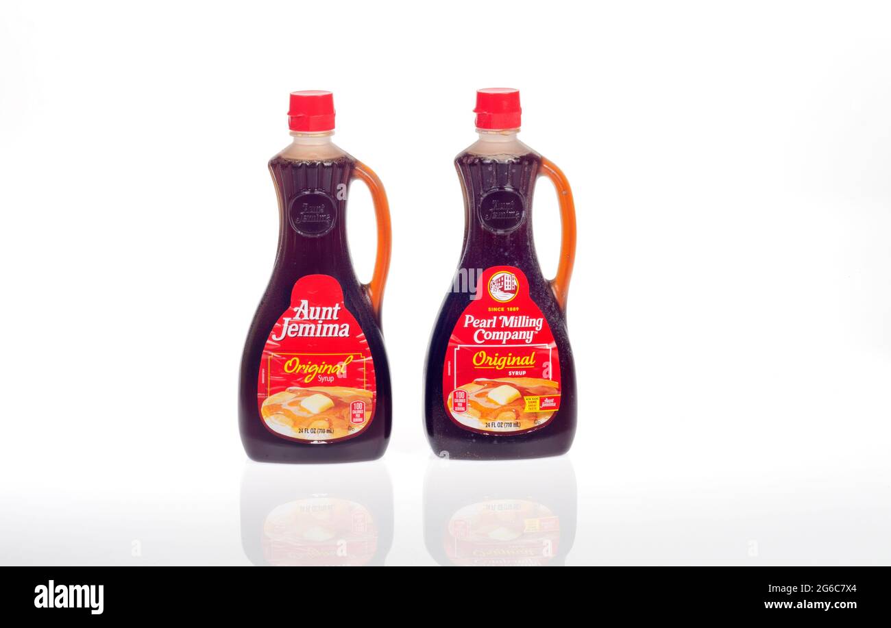 Pearl Milling & Aunt Jemima Original Syrup Bottles Stock Photo