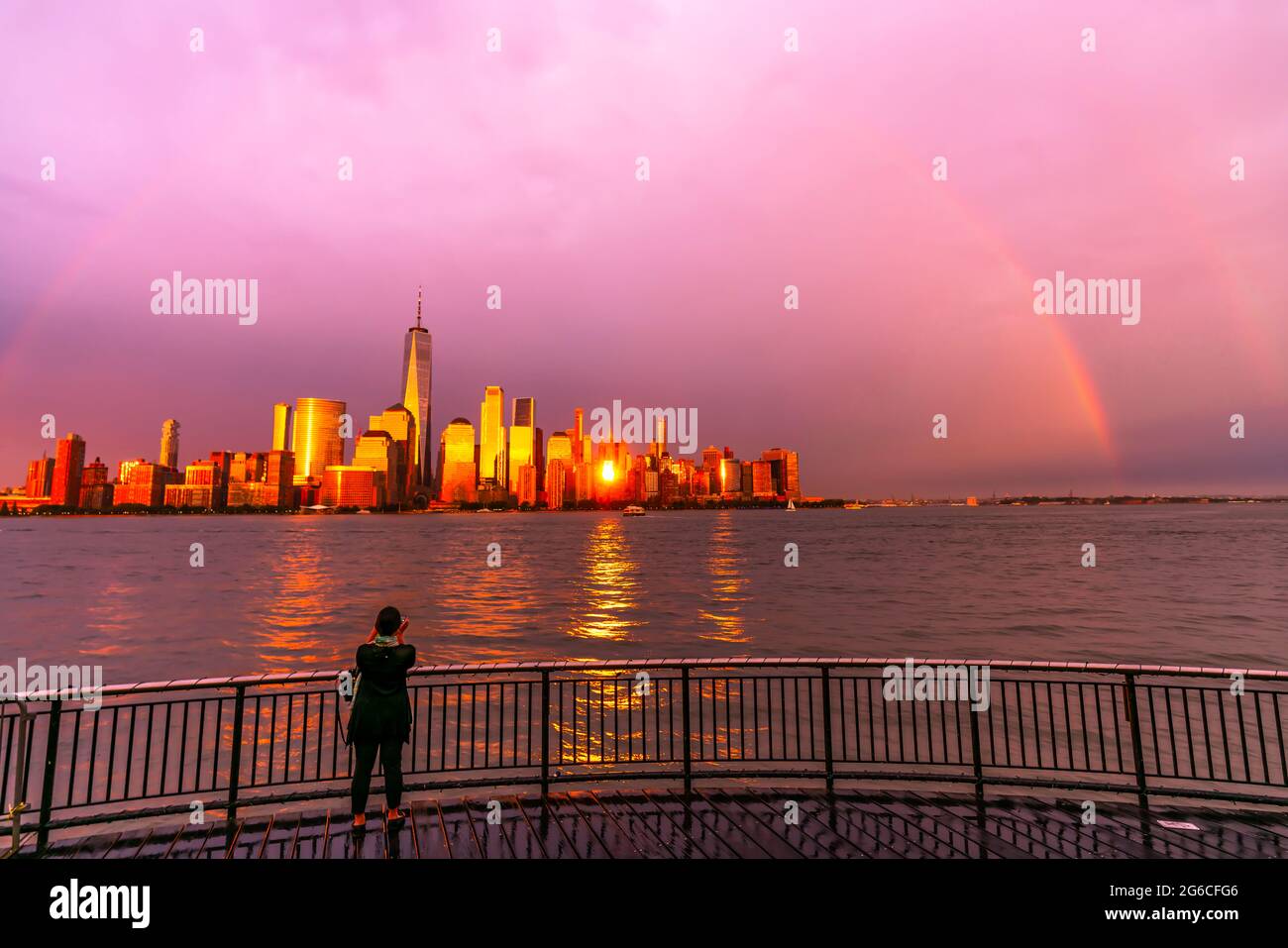 Rainbow Appears Over The Lower Manhattan Skyscraper NYC Stock Photo Alamy