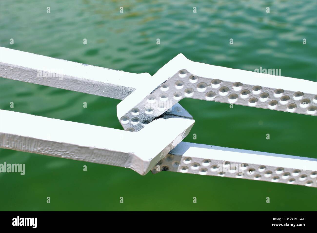 Chain ring hi-res stock photography and images - Alamy