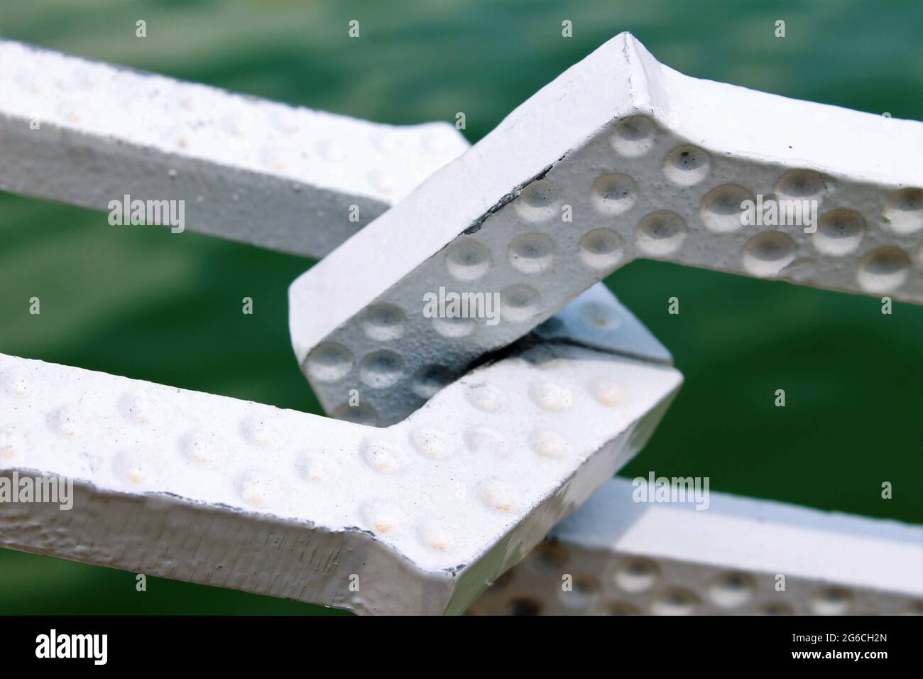 Chain ring hi-res stock photography and images - Alamy