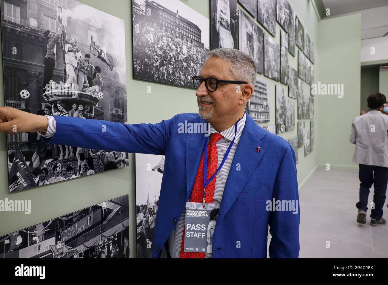 trentola ducenta, Campania, ITALIA. 4th July, 2021. 07/05/2021 Trentola Ducente (ce), this morning at the Il Jambo shopping center the photographic exhibition of the photographer of the FotoSud agency Sergio Siano was inaugurated, curated by Yvonne De Rosa. Credit: Fabio Sasso/ZUMA Wire/Alamy Live News Stock Photo