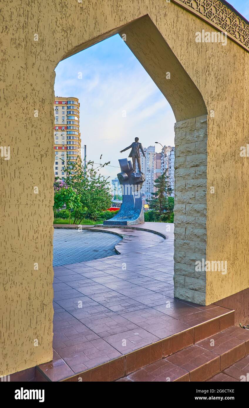 The monument to the famous singer Muslim Magomayev, located in a small