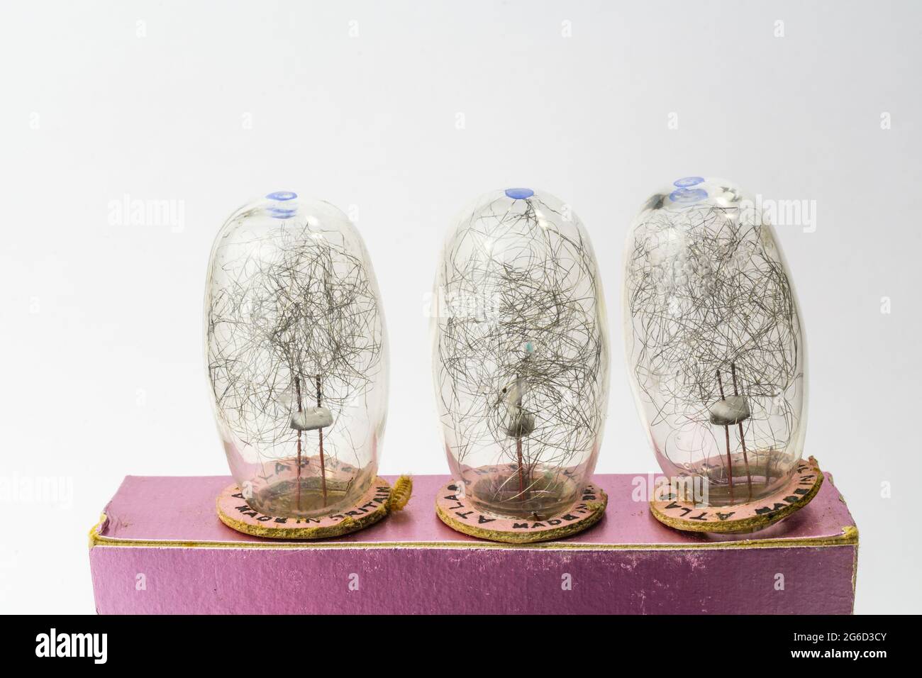 Three Atlas tru-flash Type 1 single shot flash bulbs for analog cameras ...