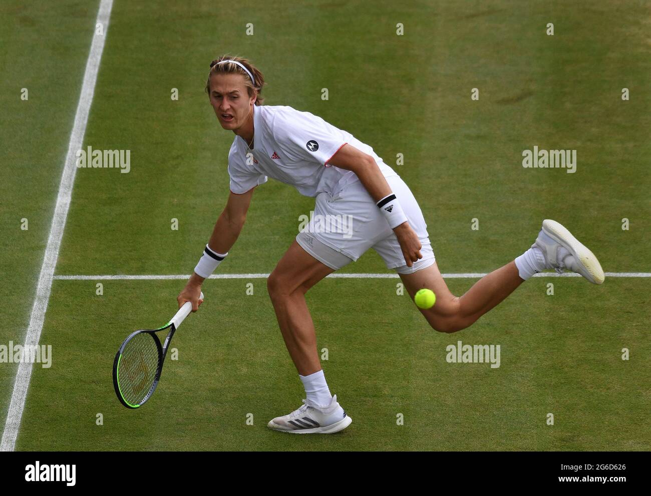 Karen khachanov in wimbledon tennis hi-res stock photography and images -  Page 3 - Alamy