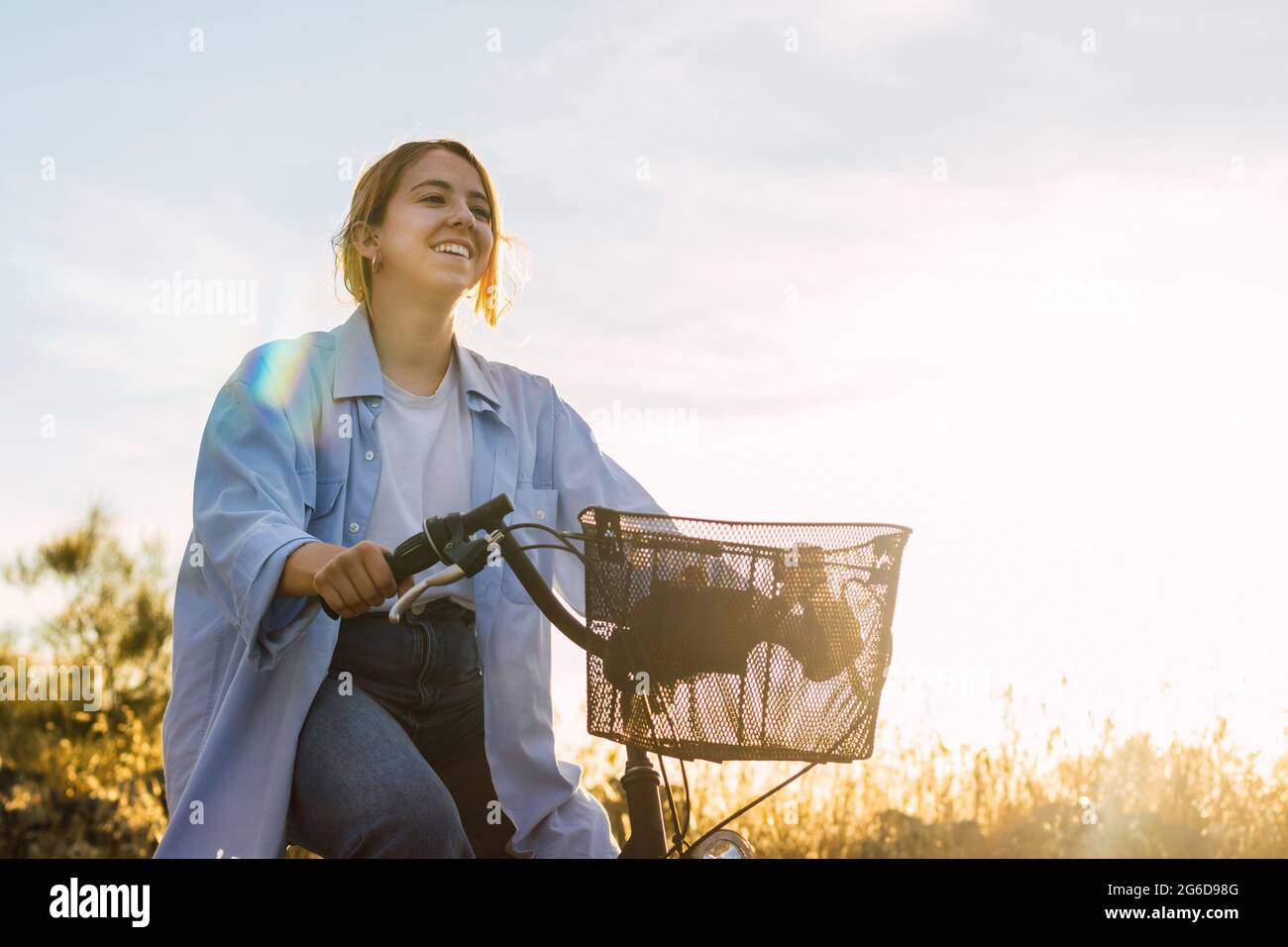Field cycling hi-res stock photography and images - Alamy