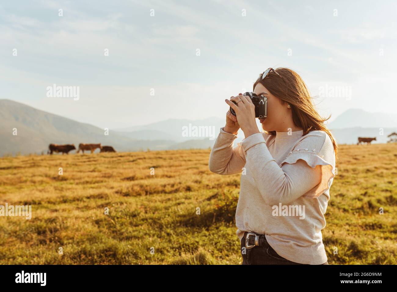 Side view female taking hi-res stock photography and images - Alamy