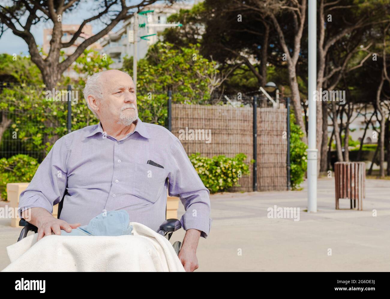 Old man wheelchair sad hi-res stock photography and images - Alamy