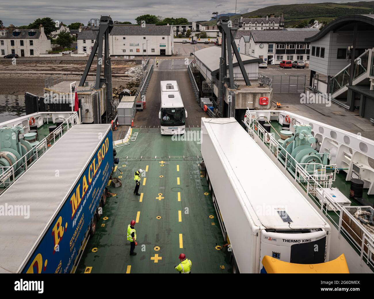 Stern Loading Hi res Stock Photography And Images Alamy