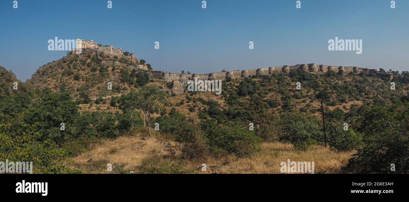 Kumbhalgarh Fort And The Great Wall Of India Kumbhalgarh Rajasthan Stock Photo Alamy