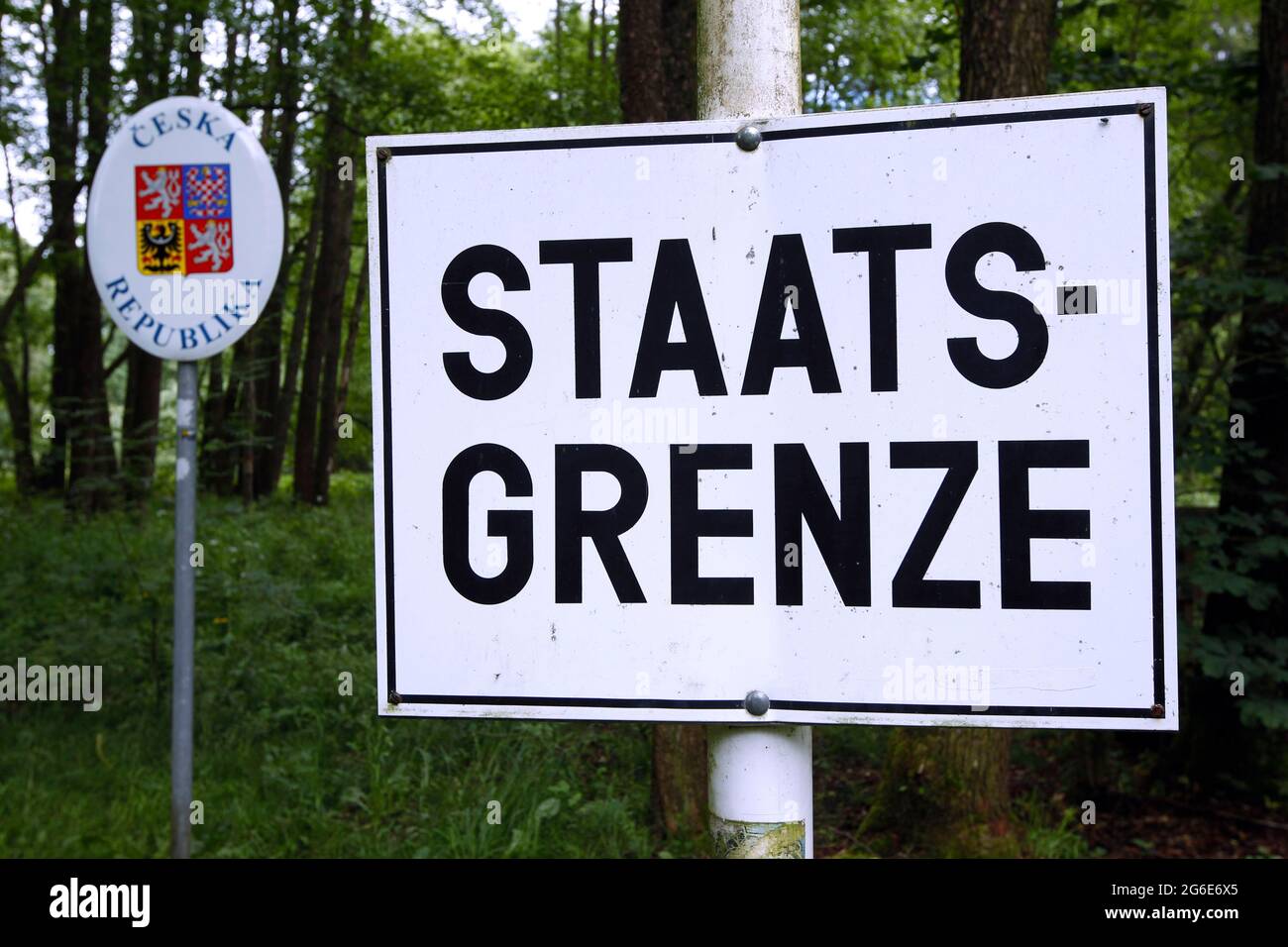 Border signs, state border, border triangle, Green Belt, column trail, border path, inner German border installation, hiking trail, Bavaria, Saxony Stock Photo
