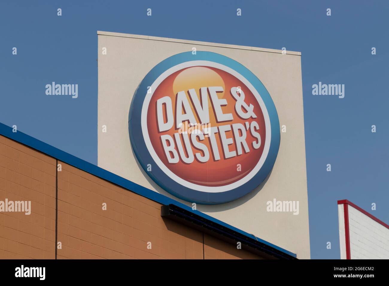 Dave and busters hires stock photography and images Alamy