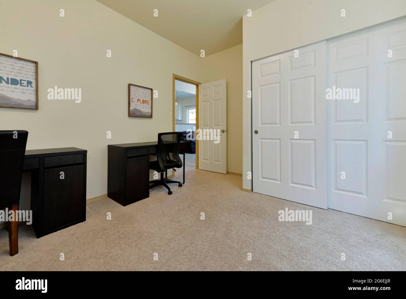Modern residential interior hi-res stock photography and images - Alamy