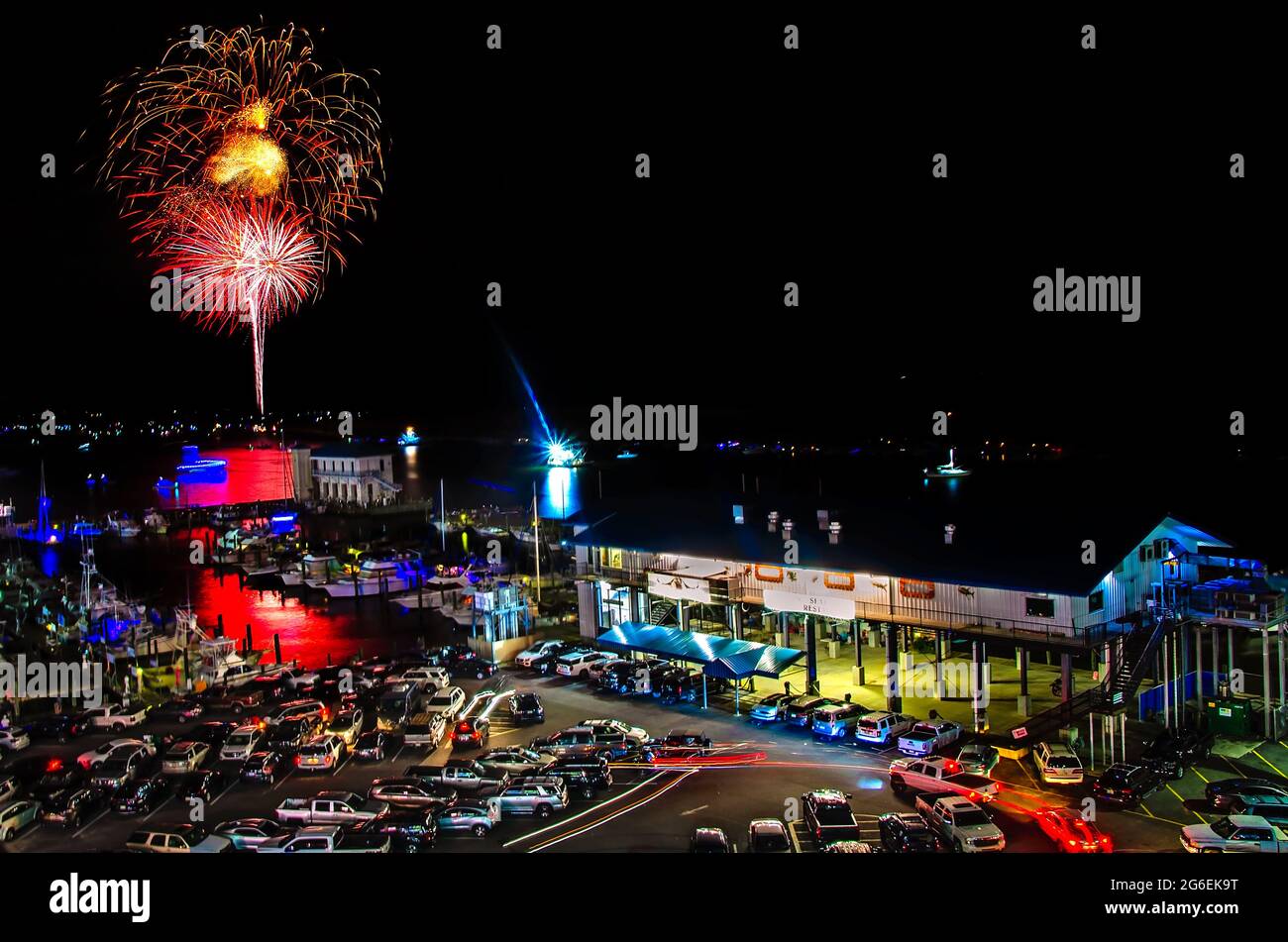 Harbor fireworks hires stock photography and images Alamy