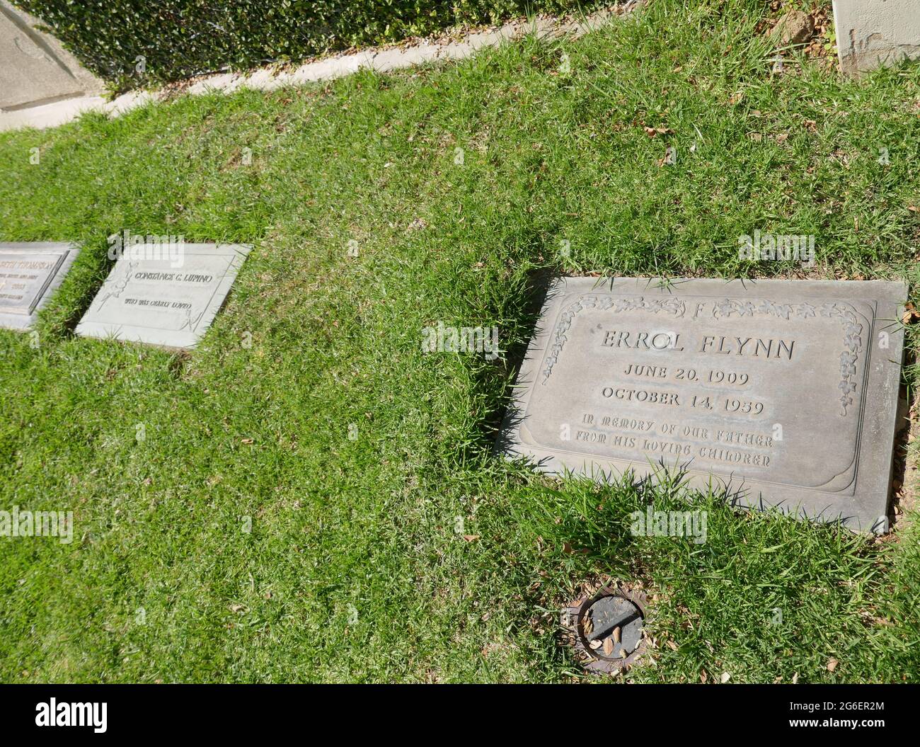 Glendale, California, USA 1st July 2021 A general view of atmosphere of Actress Constance Lupino's Grave and possible Ida Lupino Unmarked Grave and actor Errol Flynn's Grave at Forest Lawn Memorial Park on July 1, 2021 in Glendale, California, USA. Photo by Barry King/Alamy Stock Photo Stock Photo