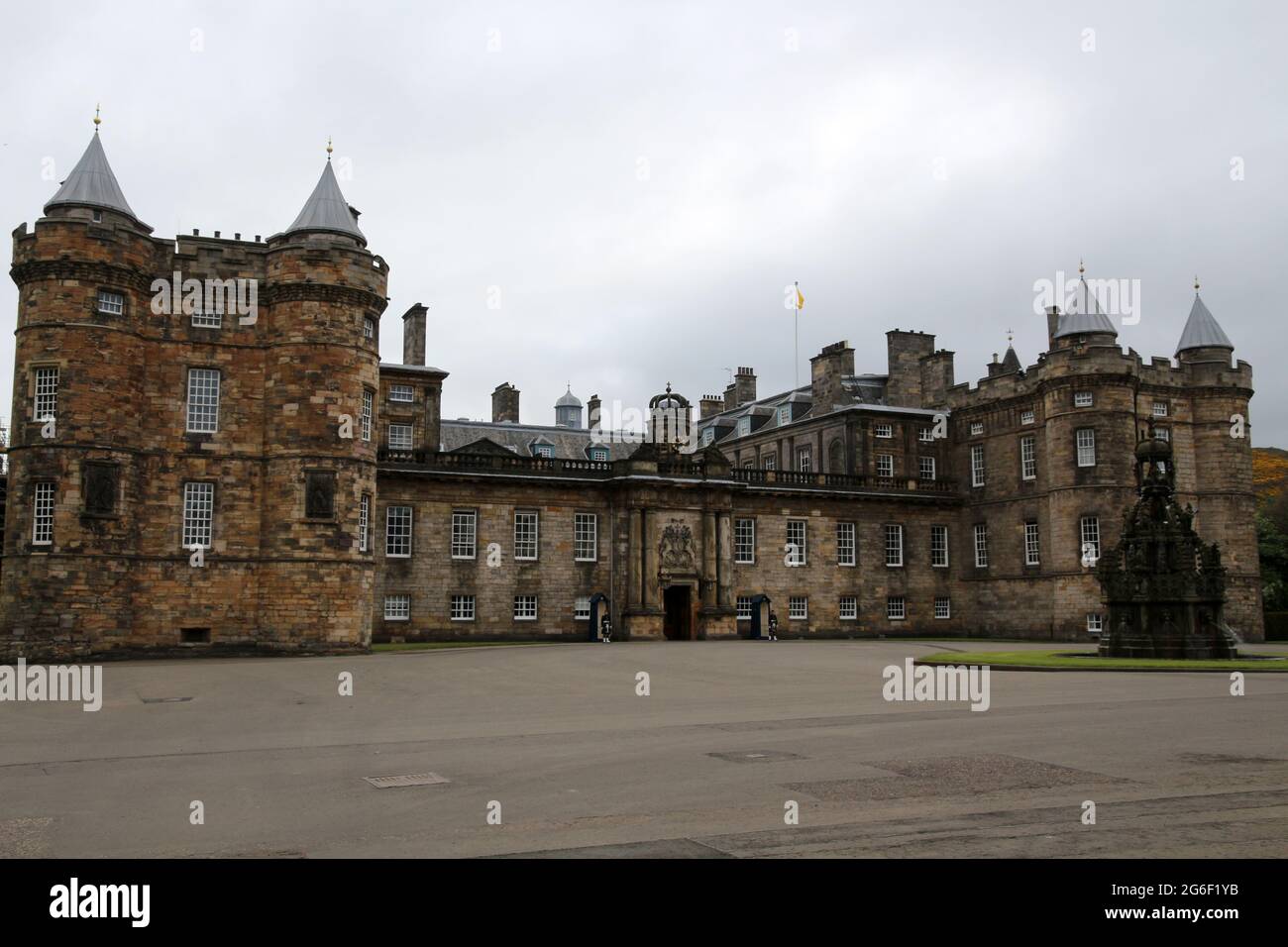 Palace of Holyroodhouse, Edinburgh, Scotland Stock Photo Alamy