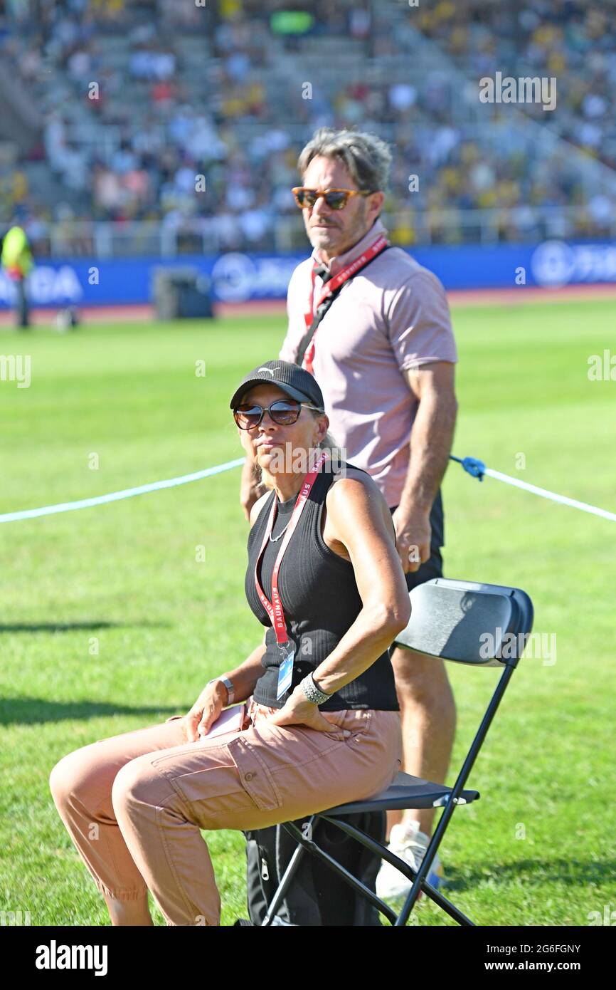 Helena Duplantis And Greg Duplantis Watch Their Son Armand Duplantis In