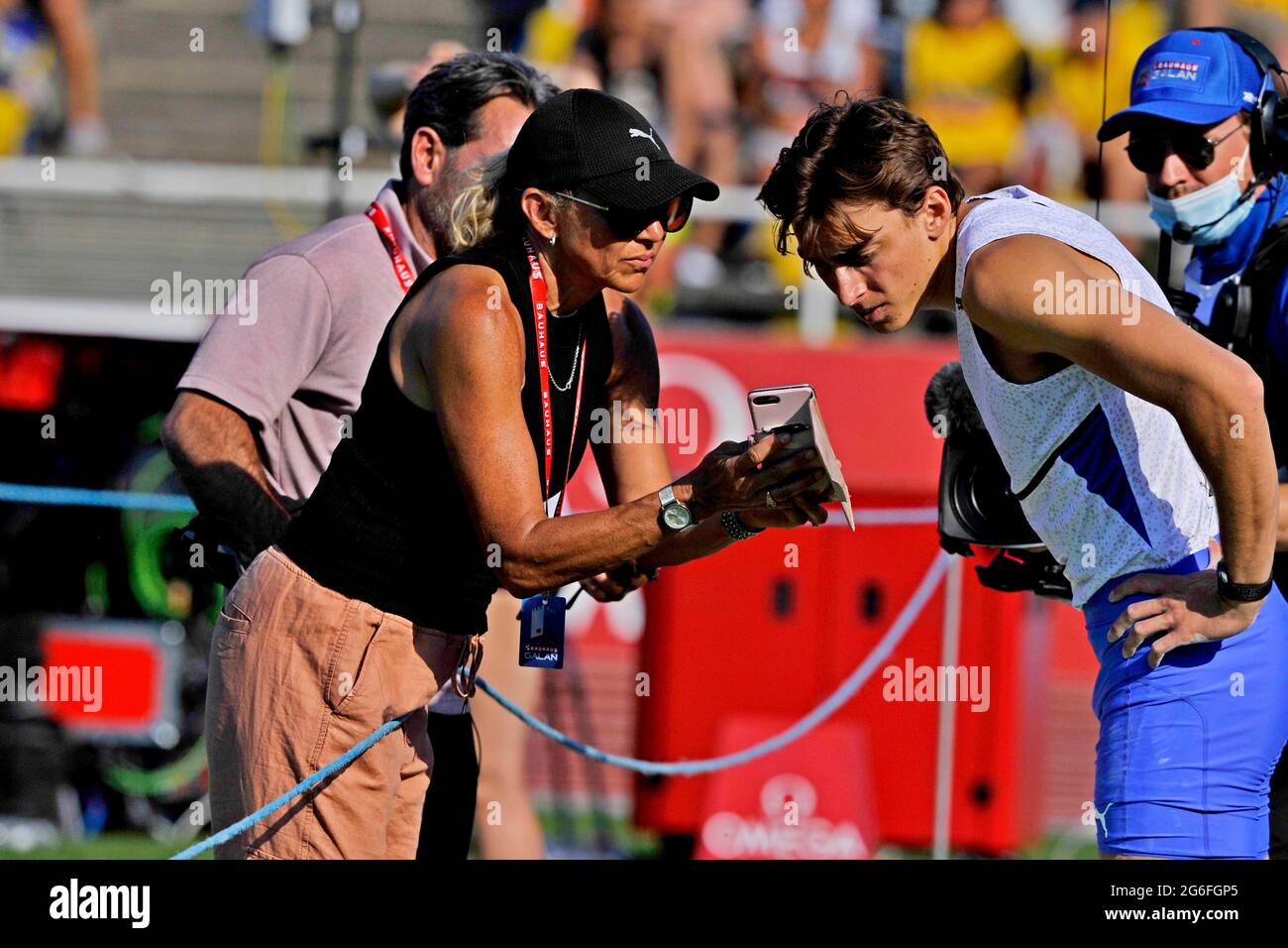 Armand Duplantis aka Mondo Duplantis (SWE) talks with parents and
