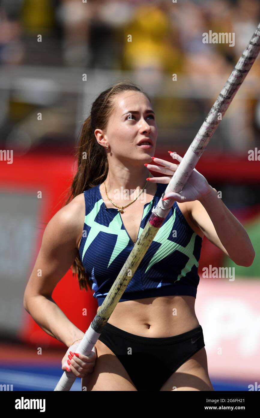 Polina Knoroz RUS Wins The Women s Pole Vault At 15 5 1 2 4 71m At