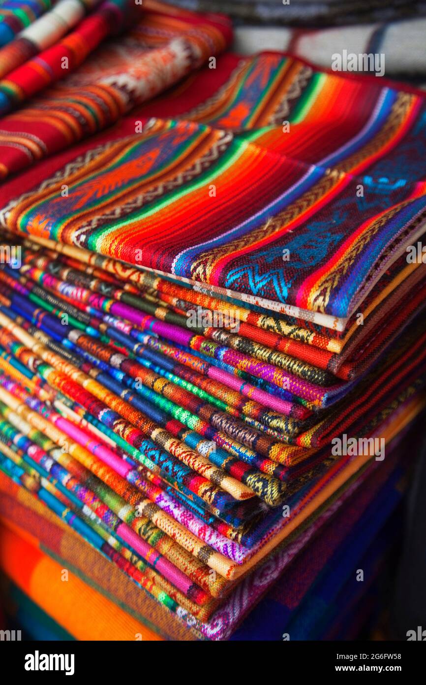 Craft market otavalo ecuador hi-res stock photography and images - Alamy