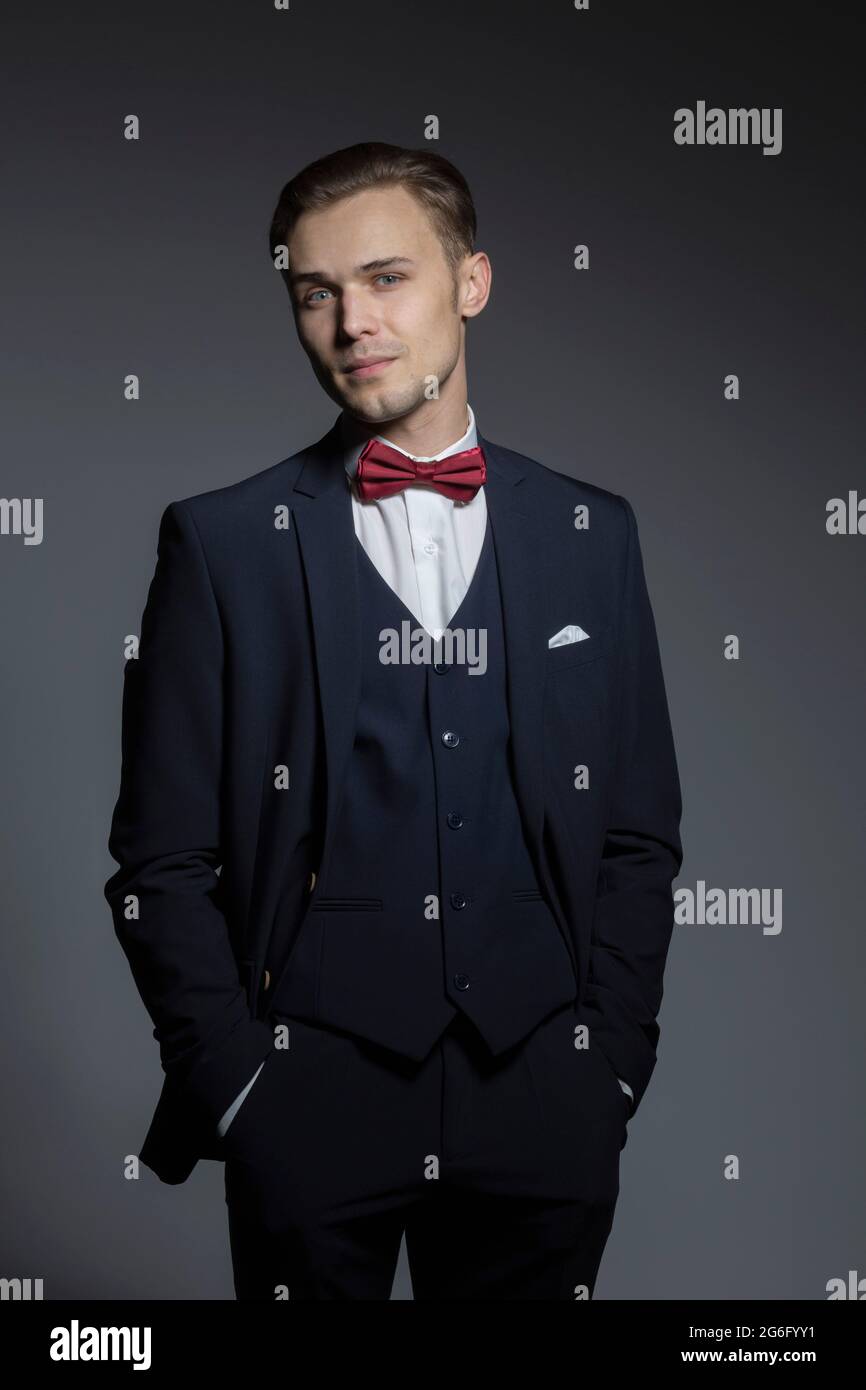 Man in three piece suit hires stock photography and images Alamy — free download